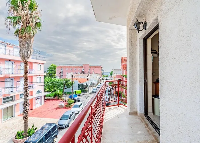 For 4 By Alecos Apartmán *