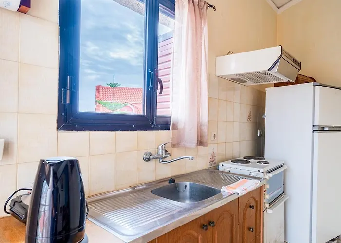 For 4 By Alecos Apartmán